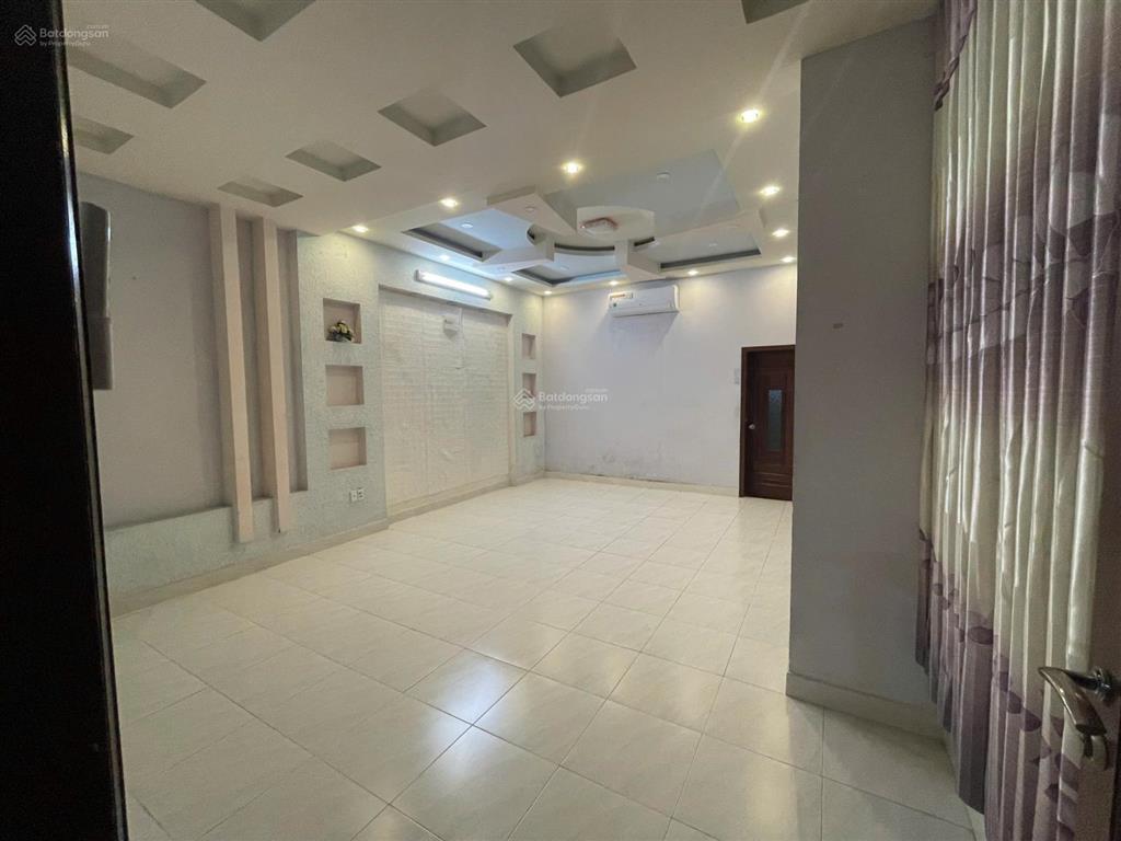 Nhà diện tích lớn 6.3x22m tô hiến thành 6pn  phù hợp công ty, spa, dạy học