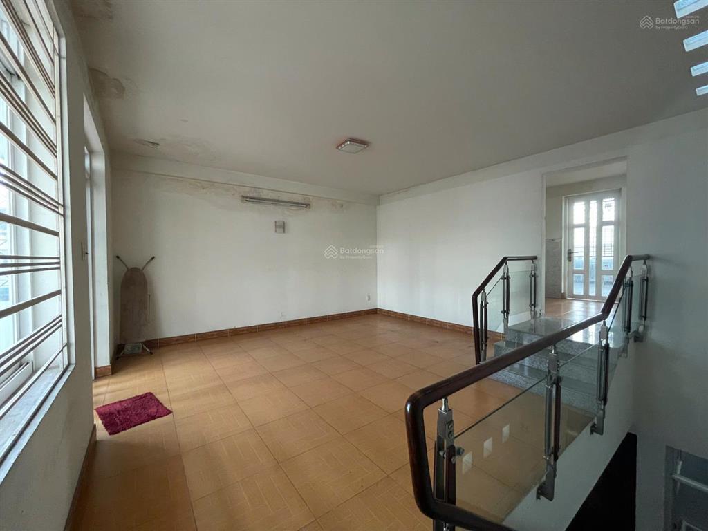 Nhà diện tích lớn 6.3x22m tô hiến thành 6pn  phù hợp công ty, spa, dạy học