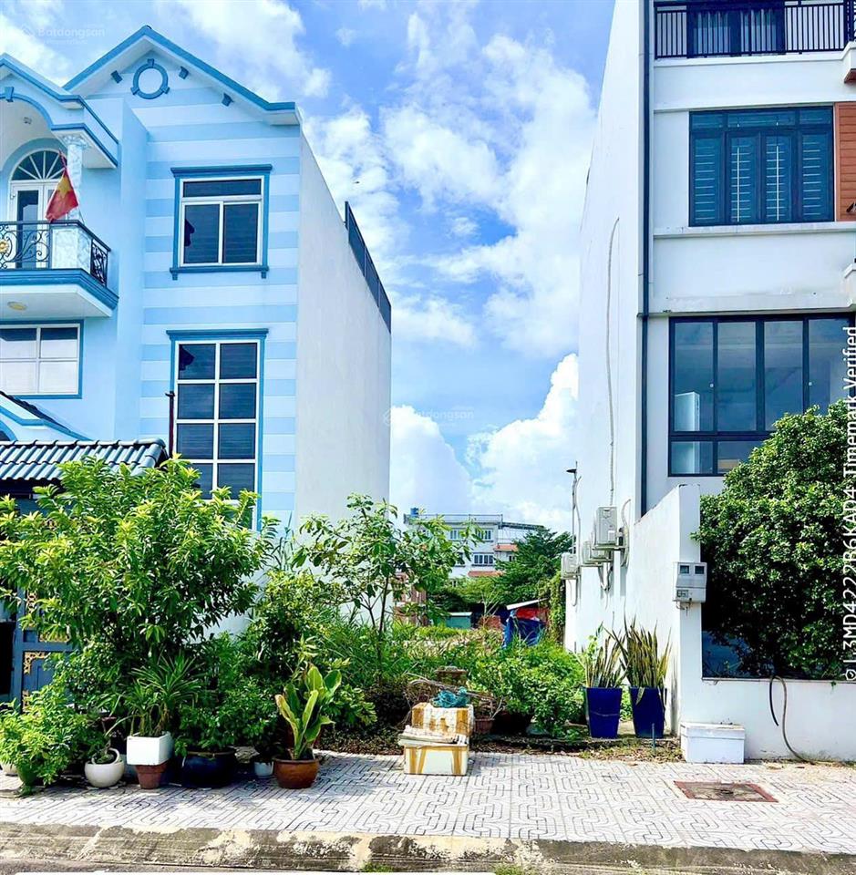Duy nhất 1 lô 6x17,5m chủ ngộp cần bán nhanh. vị trí siêu đẹp ngay chợ, siêu thị
