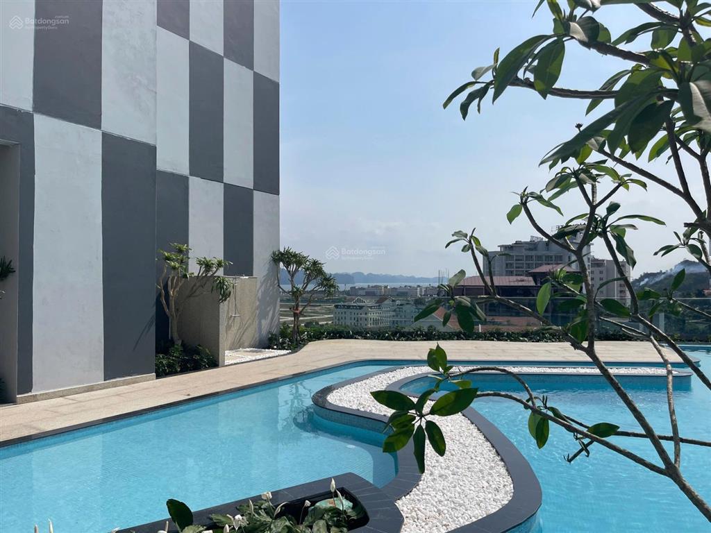 Holiday hạ long bán gấp giá 2,1tỷ, có cho thuê 8,5tr/tháng