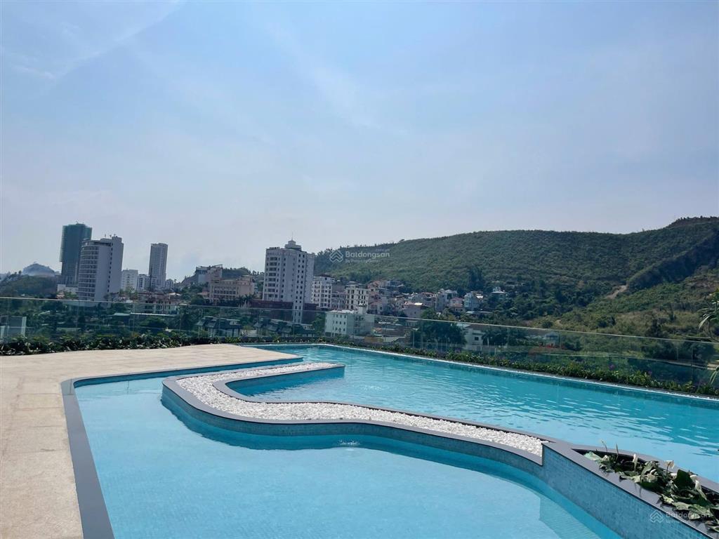 Holiday hạ long bán gấp giá 2,1tỷ, có cho thuê 8,5tr/tháng