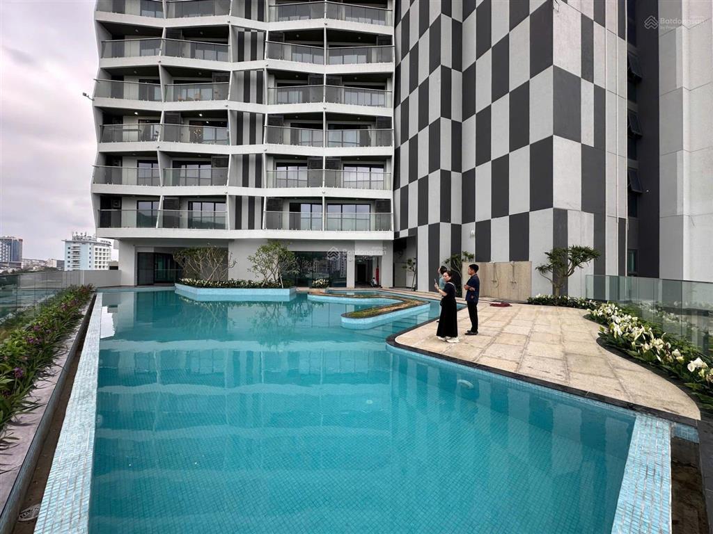 Holiday hạ long bán gấp giá 2,1tỷ, có cho thuê 8,5tr/tháng