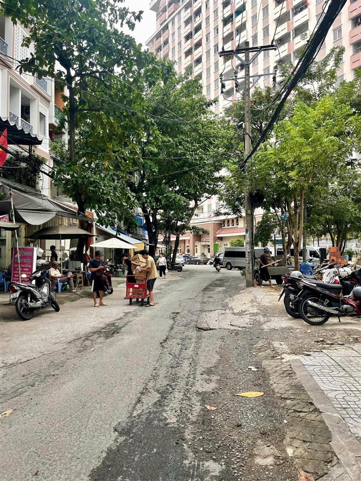 Bán nhà hai mặt trước sau hẻm ba gác huỳnh mẫn đạt