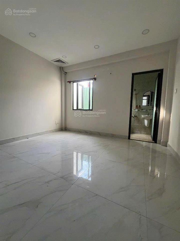 Bán nhà 2 tầng 4,04 x 13,75 mặt tiền hưng phú