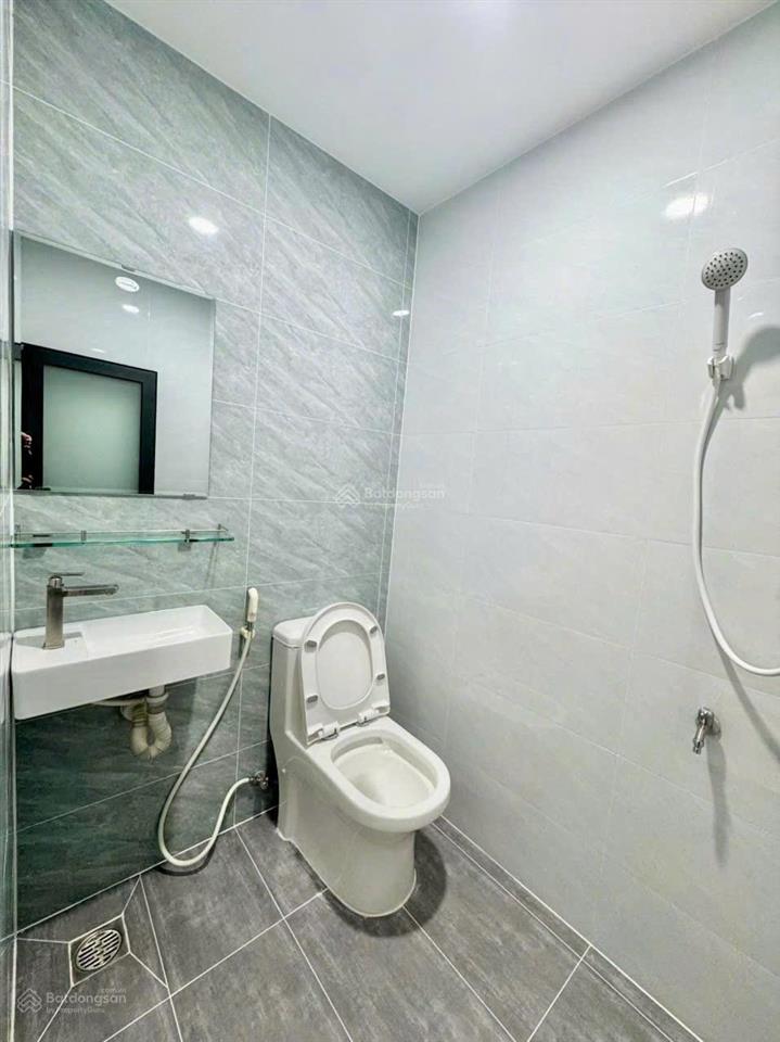 Bán tòa nhà chdv hẻm sau 3m, 7 tầng ngô đức kế