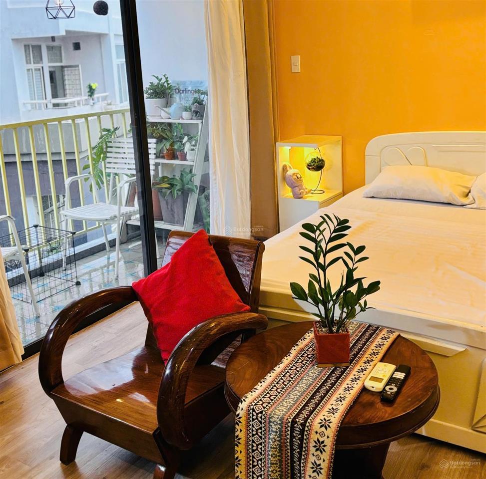 Bán nhà nở hậu hẻm 4m, 5 tầng 4.5x13.7m đường phan văn hân