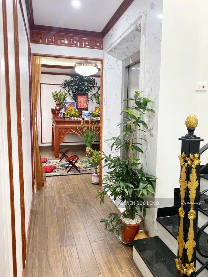 Ngõ 135 phố đồng cổ  tây hồ 38/50m2x7 tầng  ôtô đỗ cửa  mt 7m  cách 1 nhà ra phố  chào 16,5 tỷ