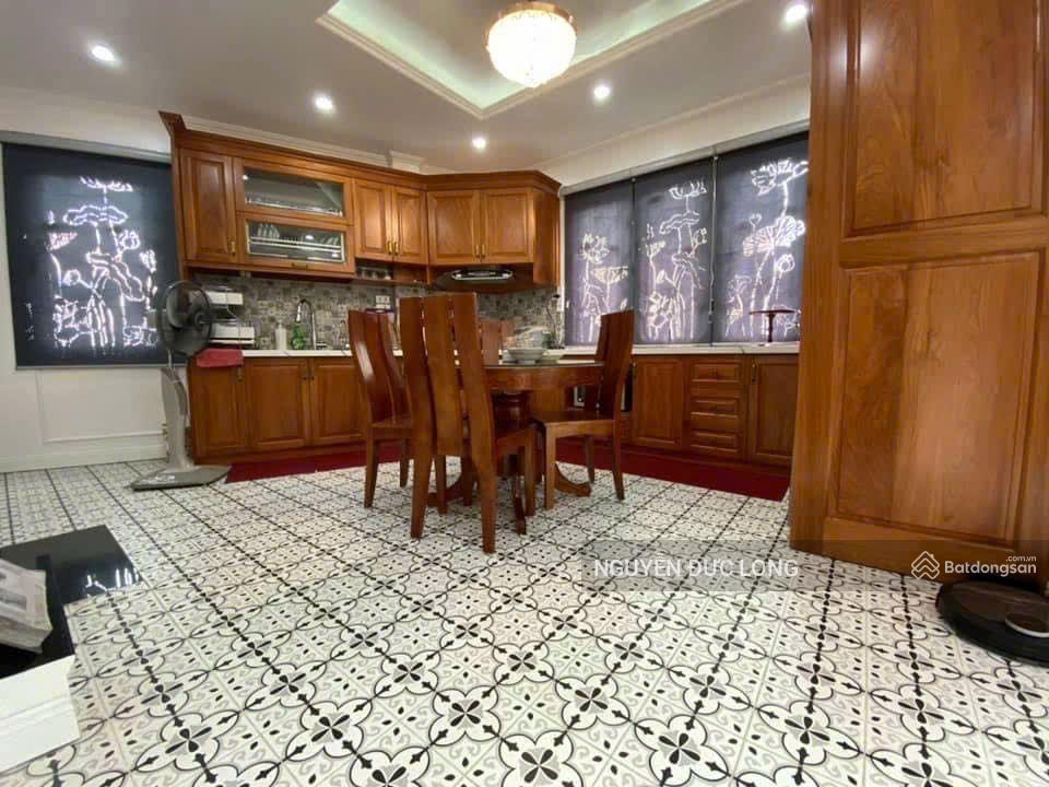 Ngõ 135 phố đồng cổ  tây hồ 38/50m2x7 tầng  ôtô đỗ cửa  mt 7m  cách 1 nhà ra phố  chào 16,5 tỷ