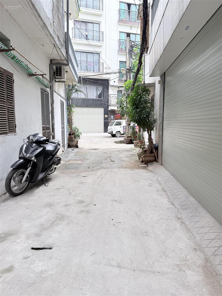 Bán nhà đường đồng cổ  tây hồ 7 tầng  33/37m thang máy , mặt tiển rộng 5,5m chào 18,5 tỷ.