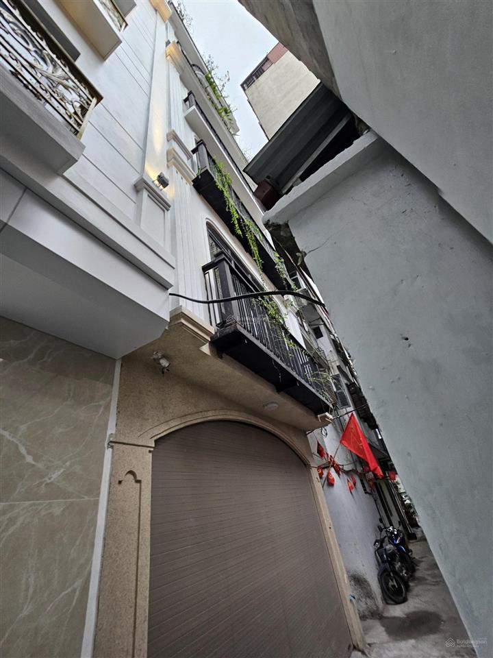 Bán nhà đường đồng cổ  tây hồ 7 tầng  33/37m thang máy , mặt tiển rộng 5,5m chào 18,5 tỷ.