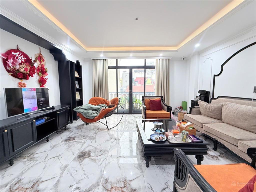 Bán nhà đường đồng cổ  tây hồ 7 tầng  33/37m thang máy , mặt tiển rộng 5,5m chào 18,5 tỷ.