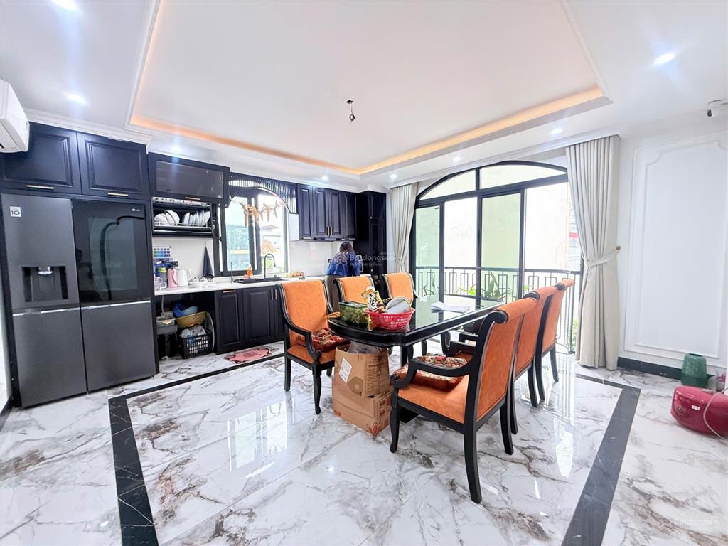 Bán nhà đường đồng cổ  tây hồ 7 tầng  33/37m thang máy , mặt tiển rộng 5,5m chào 18,5 tỷ.