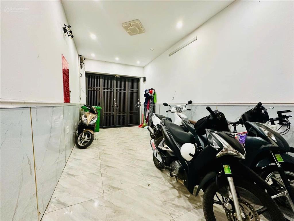 Nhà riêng đẹp ở phố chùa hà, 16,5 tỷ, 61 m2, 10pn, 11wc,