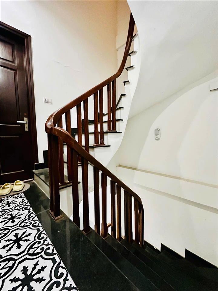 Nhà riêng đẹp ở phố chùa hà, 16,5 tỷ, 61 m2, 10pn, 11wc,