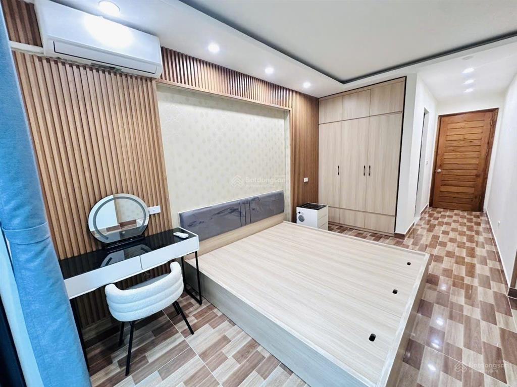 Ngõ 175 bán nhà 31/35m x 6 tầng  chào 13,6 tỷ  ô tô đỗ cửa  kd