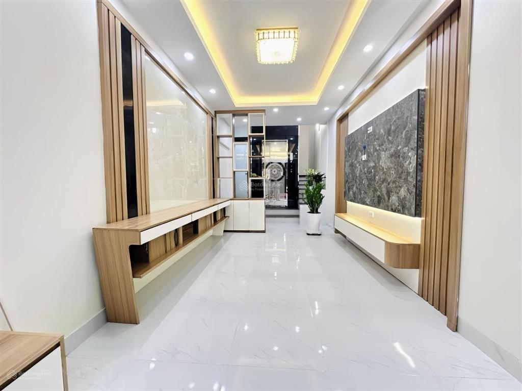 Ngõ 175 bán nhà 31/35m x 6 tầng  chào 13,6 tỷ  ô tô đỗ cửa  kd