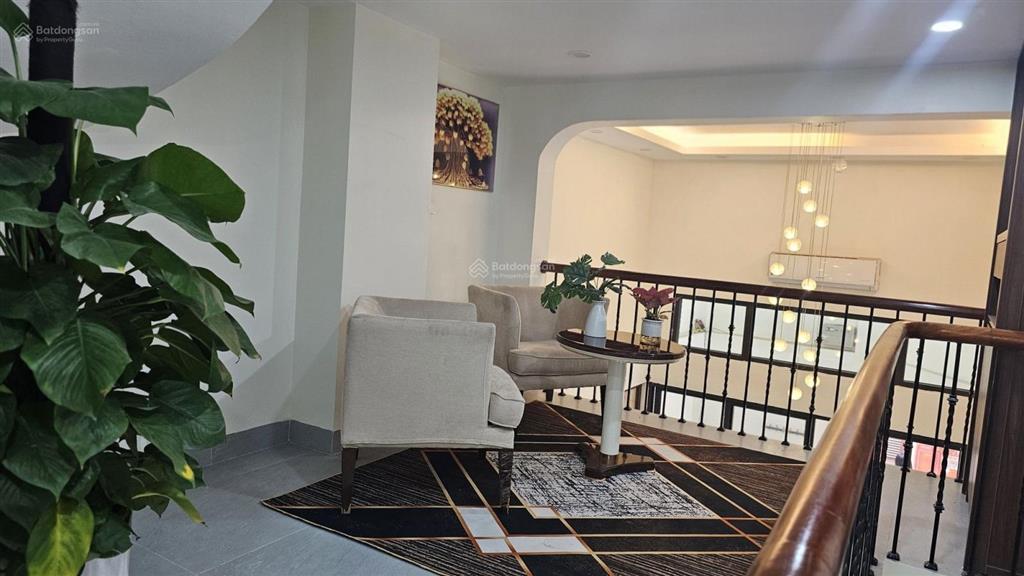 Nhà đẹp 36m ngõ 269 lạc long quân, cầu giấy 4 tầng  mt 5,7m  chào 10,5 tỷ, nhàlô góc, ngõ thông