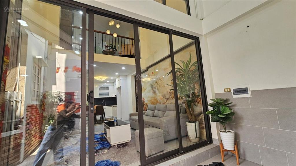 Nhà đẹp 36m ngõ 269 lạc long quân, cầu giấy 4 tầng  mt 5,7m  chào 10,5 tỷ, nhàlô góc, ngõ thông