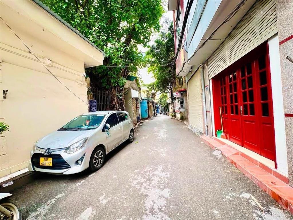 Nhà phố hoàng quốc việt  52m  3 tầng  mt 4,3m  có sân trước nhà  ô tô tránh  15,5 tỷ có tl