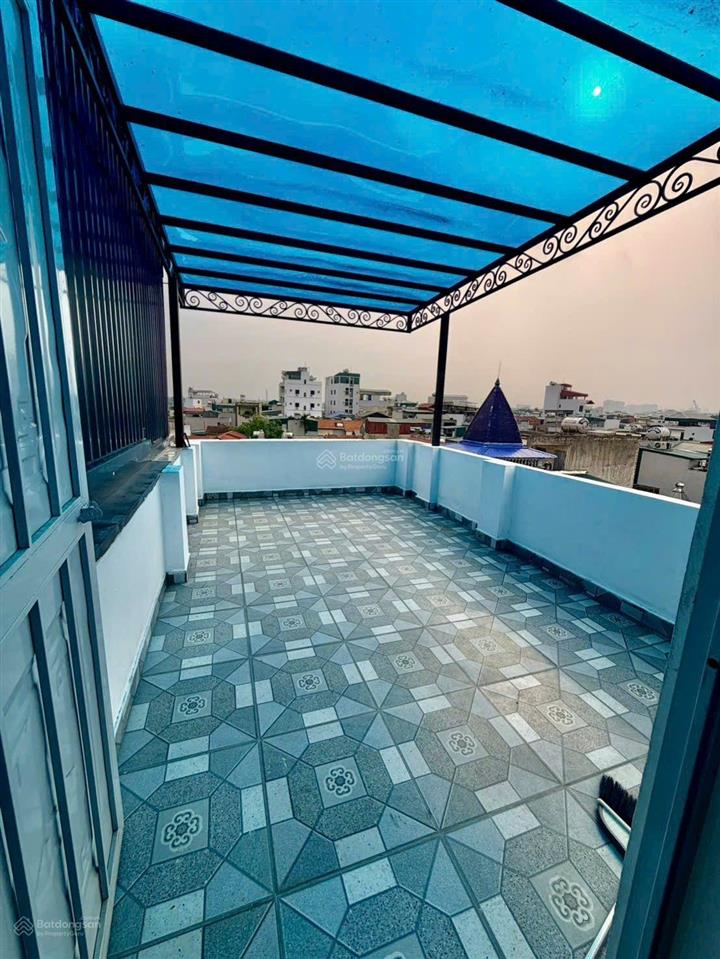 Tứ hiệp,ngay viện nội tiết,yên sở 50m 5 tầng 6.5 tỷ ngõ rộng