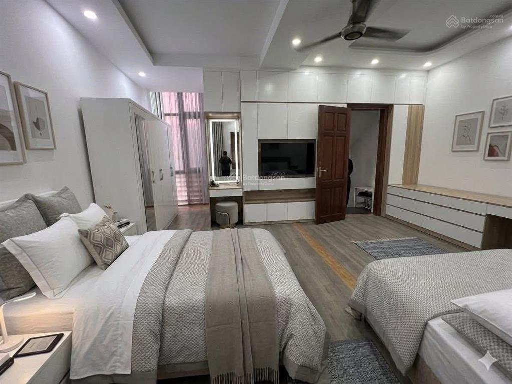 Yên ngưu, ngay 298 ngọc hồi, gần linh đàm 50m2, 5 tầng 6 tỷ, ô tô vào nhà