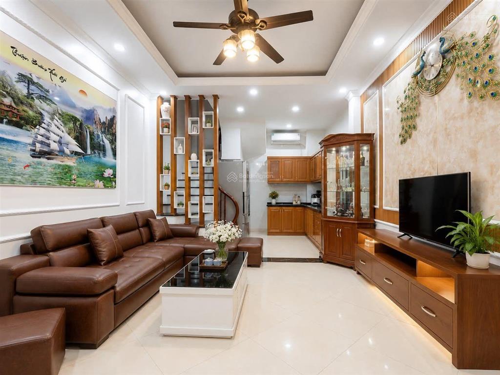Nhà thanh hà cenco5, dt 38m, 5 tầng, ngõ 3m, 4 tỷ