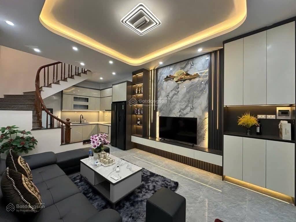 Hữu hòa, kim giang, 34m 5 tầng, ngõ 2.8m, sổ riêng