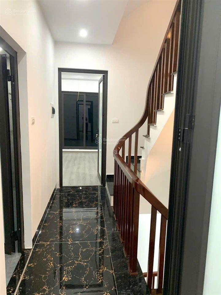 Quỳnh đô, vĩnh ninh, 55m2, 5 tầng chỉ 4.7 tỷ, đầu ngõ là chợ bãi gửi ô tô