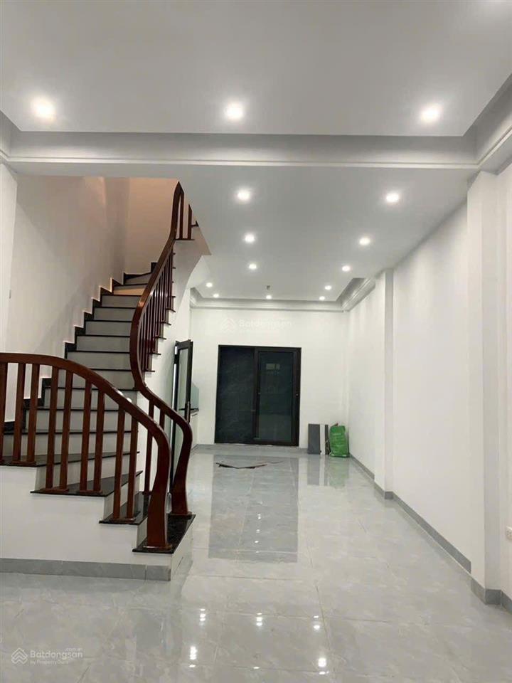 Quỳnh đô, vĩnh ninh, 55m2, 5 tầng chỉ 4.7 tỷ, đầu ngõ là chợ bãi gửi ô tô