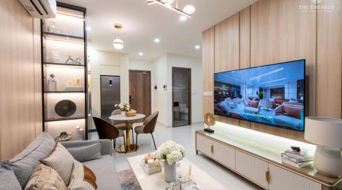 Bán ch res 11, lạc long quân, p3, q11, 5,6 tỷ, diện tích lớn 84m2, căn góc hàng hiếm 0943 245 *** huy