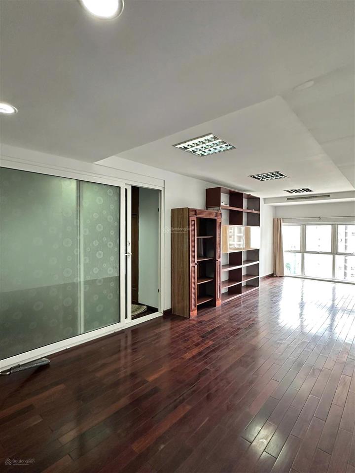 Bán căn hộ thiên nam q.10, dt 300m2, 3pn, 4wc giá 18 tỷ sổ hồng. view đông nam,  0943 245 *** huy.