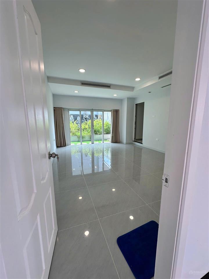 Bán căn hộ thiên nam q.10, dt 300m2, 3pn, 4wc giá 18 tỷ sổ hồng. view đông nam,  0943 245 *** huy.