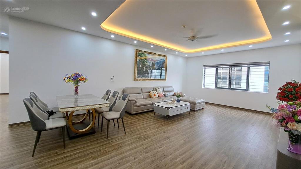 Tôi bán căn hộ tòa n09 thành thái 130m2 view công viên cầu giấy giá 10.3 tỷ