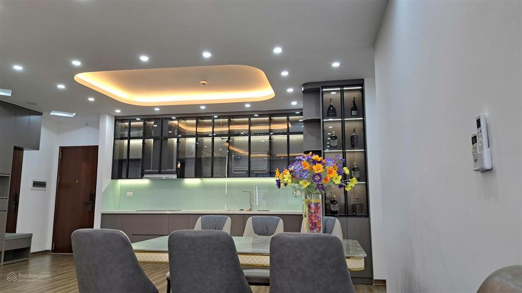 Tôi bán căn hộ tòa n09 thành thái 130m2 view công viên cầu giấy giá 10.3 tỷ