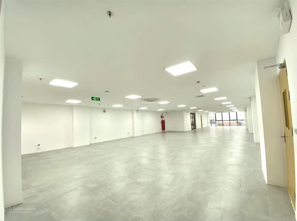 Cho thuê sàn văn phòng phố tôn đức thắng trung tâm đống đa 350m thông sàn, mặt tiền 9m cực đẹp