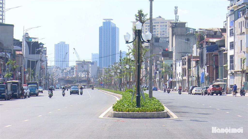 Cần cho thuê tòa nhà mặt phố đê la thành  vđ1 5 tầng tổng 1200m, 2 mặt tiền lớn 17m và 15m