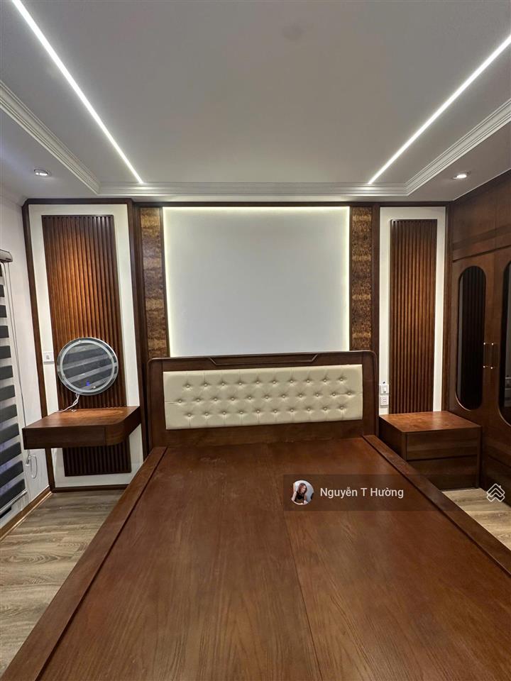 Hiếm  nhà mới trung tâm cầu giấy  7 tầng thang máy, ô tô đỗ cạnh nhà