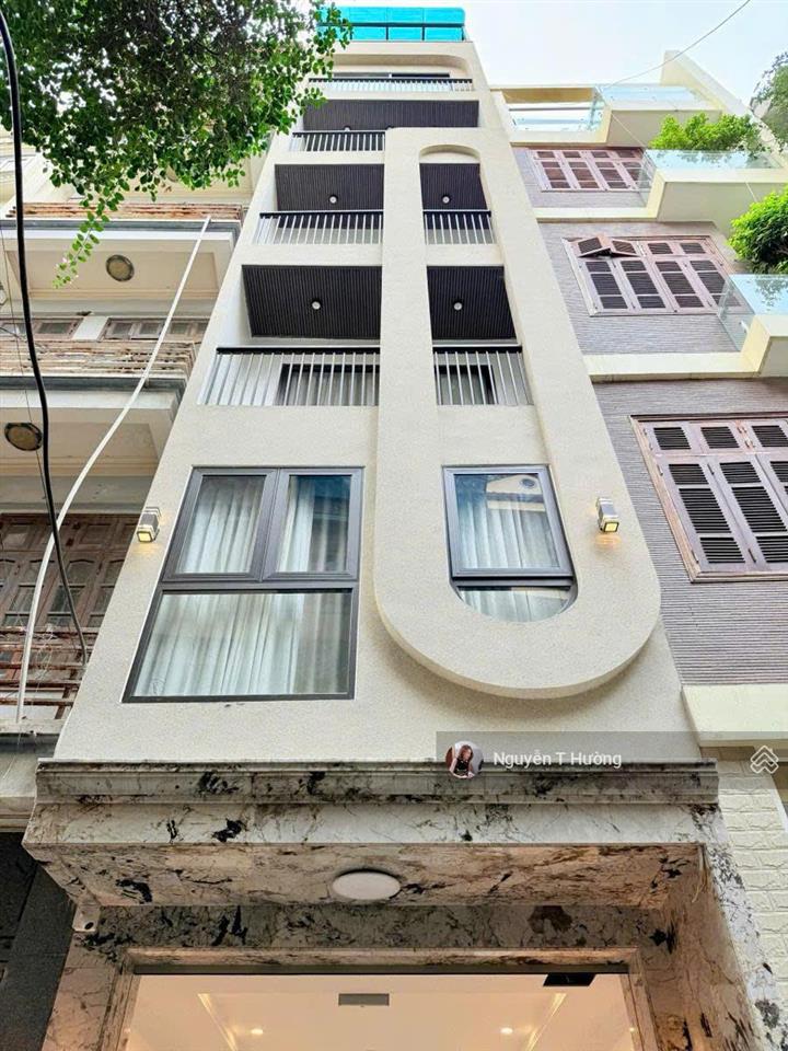Bán nhà phong cách châu âu, toạ lạc tại trung tâm cầu giấy  55m2 x 7 tầng, phân lô ở ngay