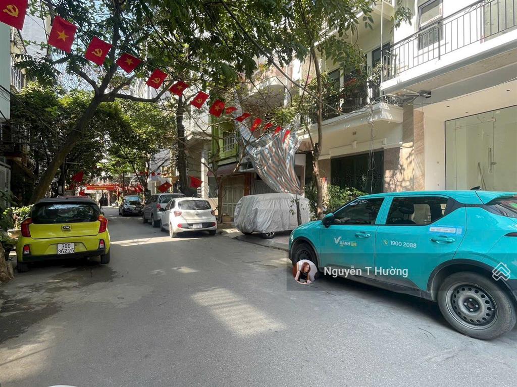 Chính chủ chú em bán nhà phân lô thái hà, 45m2  ô tô tránh, có vỉa hè