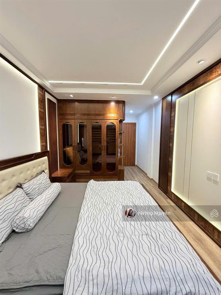 Hiếm nhà mới cầu giấy | 7 tầng thang máy | ô tô đỗ cạnh nhà | phân lô bộ công an
