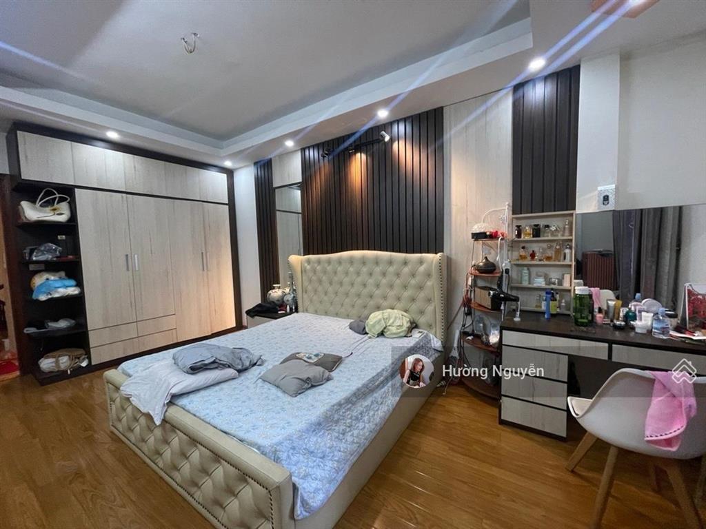 Nhà đẹp giá đầu tư  trung tâm cầu giấy giá siêu hợp lý  6 tầng thiết kế thông sàn
