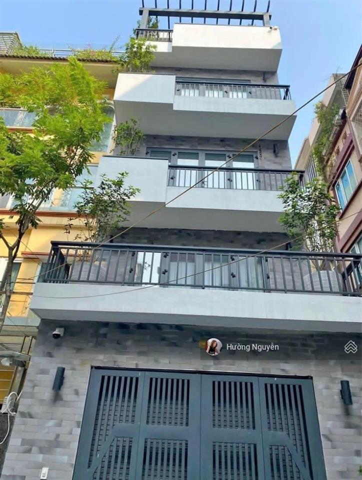 Hiếm  nhà lô góc cực thoáng  phố huỳnh thúc kháng kéo dài  10m ra ô tô tránh