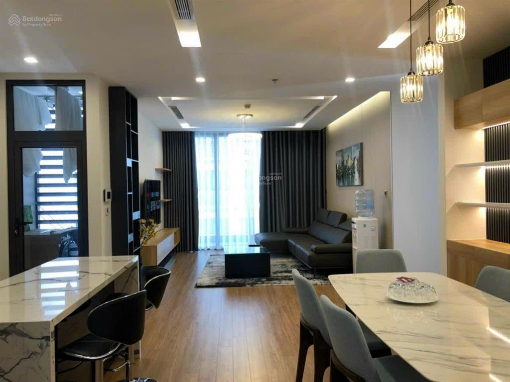 Bán ch 3pn full đồ đẹp, view đẹp, tầng trung, căn góc vinhomes nguyễn chí thanh  0979 365 ***