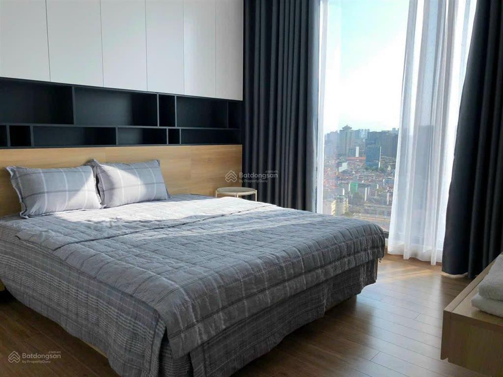 Bán ch 3pn full đồ đẹp, view đẹp, tầng trung, căn góc vinhomes nguyễn chí thanh  0979 365 ***