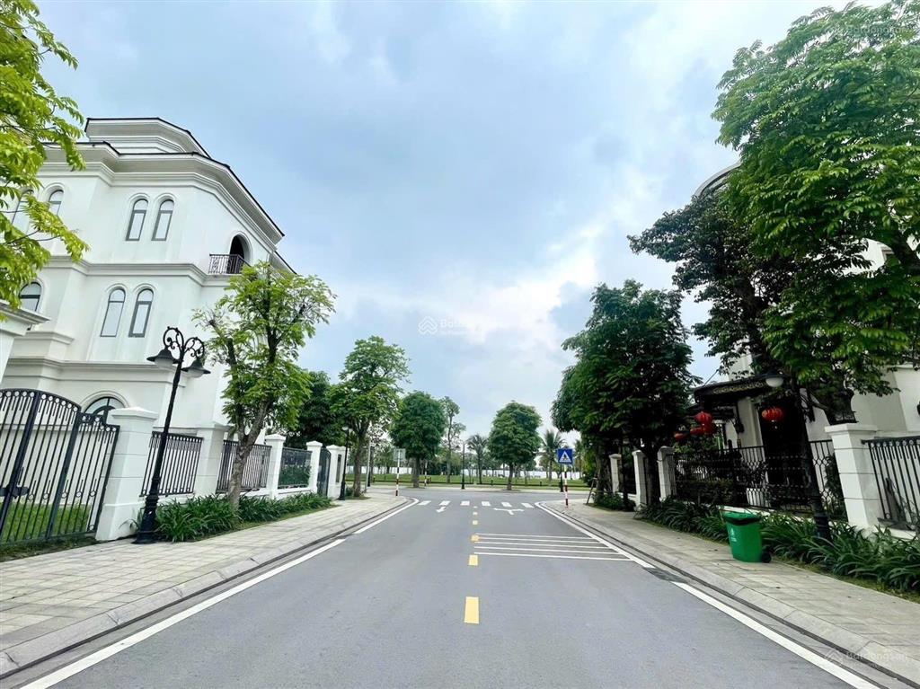 Bán bt song lập ngọc trai  150m² gần hồ, gần công viên giá tốt phân khu 39 tỷ