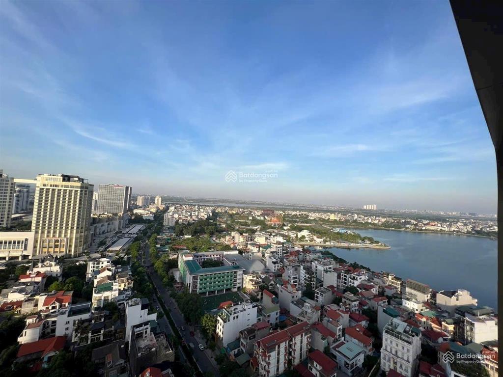 Bán căn heritage 3 ngủ view trực diện hồ tây 145m2 tầng trung  đồ cơ bản  giá 35,5 tỷ