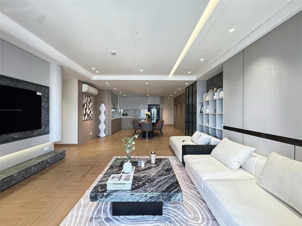 Gia đình thiện chí cần bán gấp căn góc 3 ngủ  139m2 chung cư sky city 88 láng hạ . giá 17 tỷ