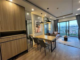 Gia đình cần bán gấp căn 2 ngủ chung cư liễu giai tower