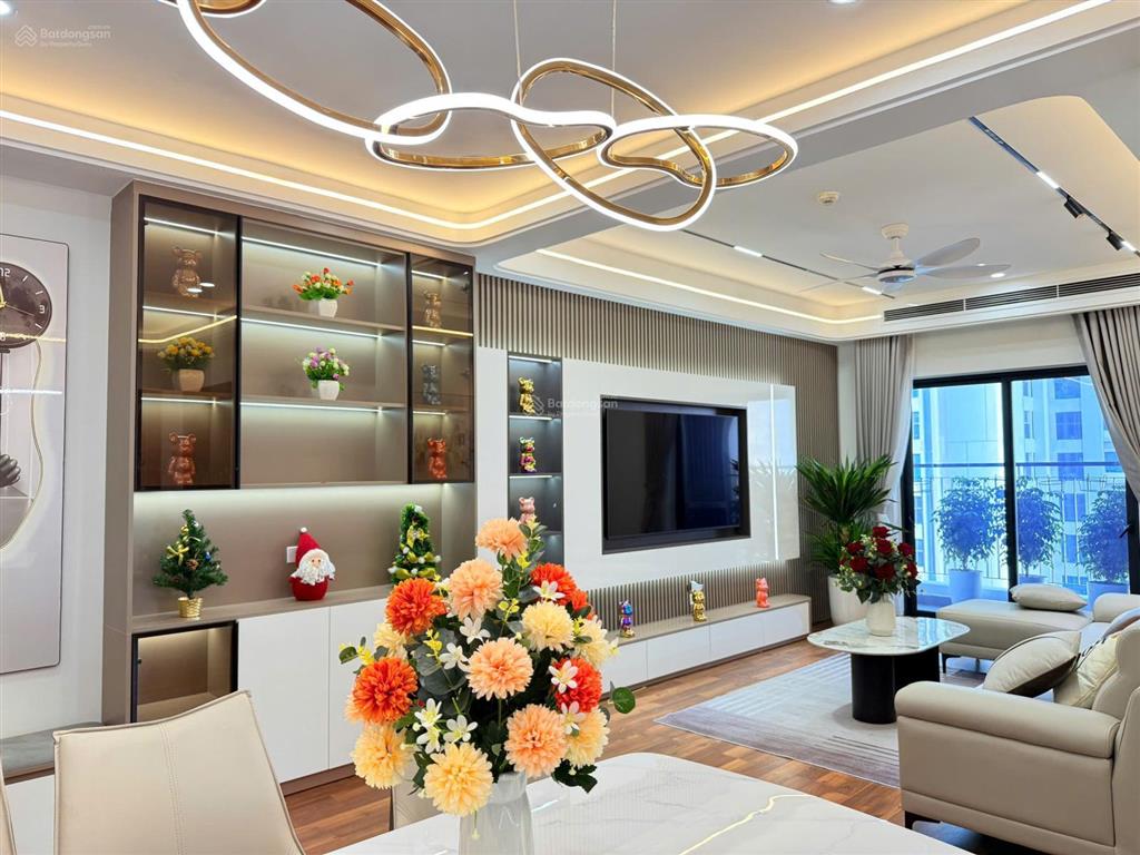 Cần tiền bán nhanh căn góc 3 phòng ngủ chung cư the sun mễ trì, giá 9,3 tỷ