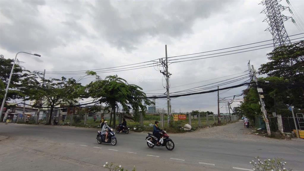 Bán đất 5400m2 tại 400 phạm hữu lầu, nhà bè, 125 tỷ vnd